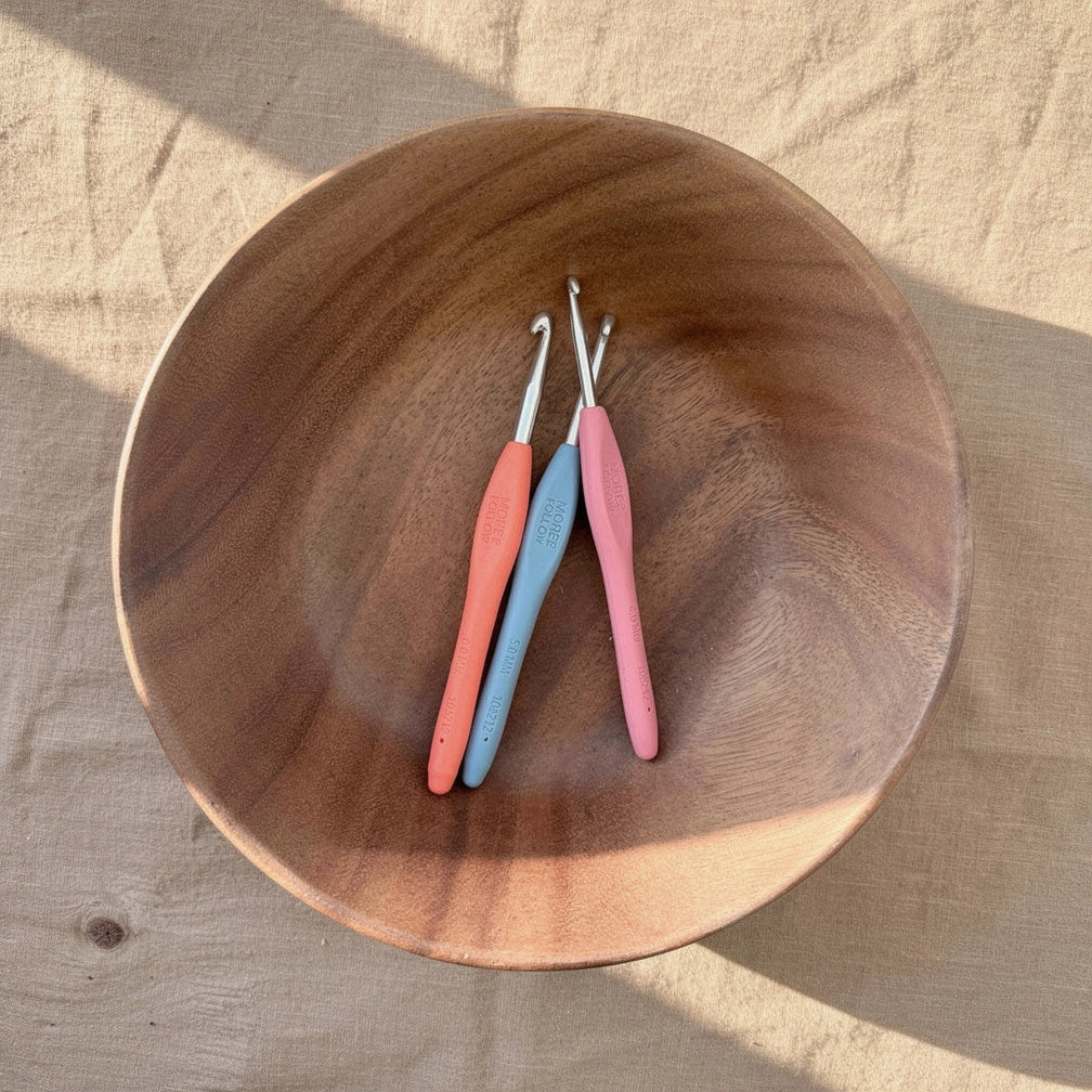 Deep Round Acacia Bowl